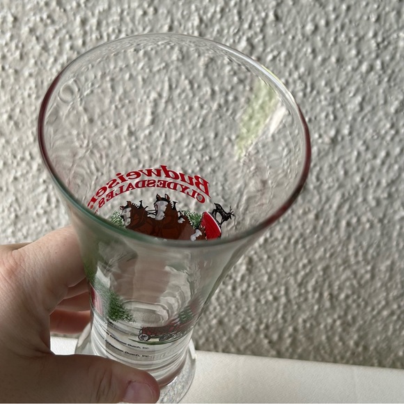 Budweiser Clydesdale Pilsner Beer Glasses 1999 Lot of 2 Winter Holiday like new - Picture 10 of 11